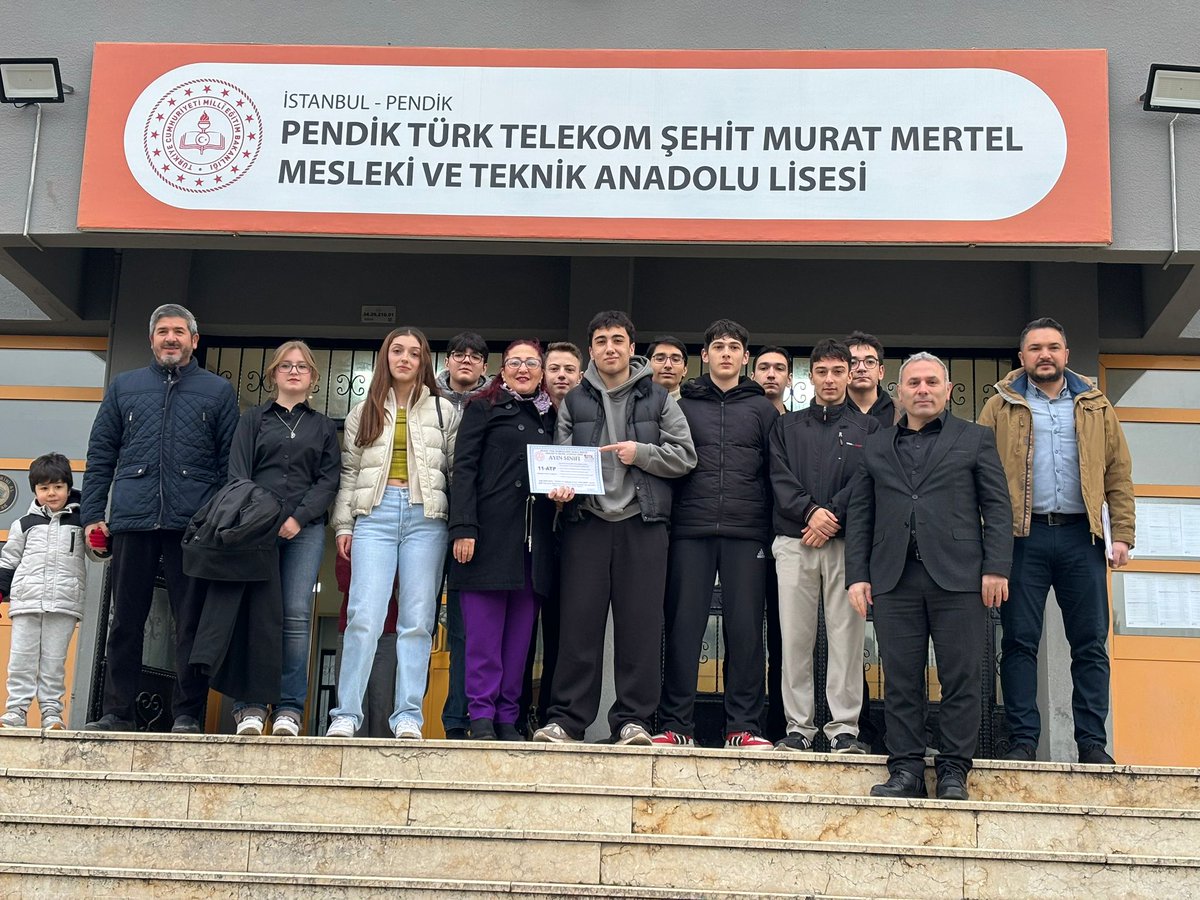 🎓 2025–2026 1. Dönem Karne Töreni
Karne ve kapanış törenimizi coşkuyla gerçekleştirdik.
Törende Ayın Öğrencisi, Ayın Sınıfı ve dönem sonu birincilerimizi ödüllendirdik.
Tüm öğrencilerimizi tebrik ediyor, iyi tatiller diliyoruz 🎉📘
<a href="/TuranDgsn/">Turan DAĞAŞAN</a>