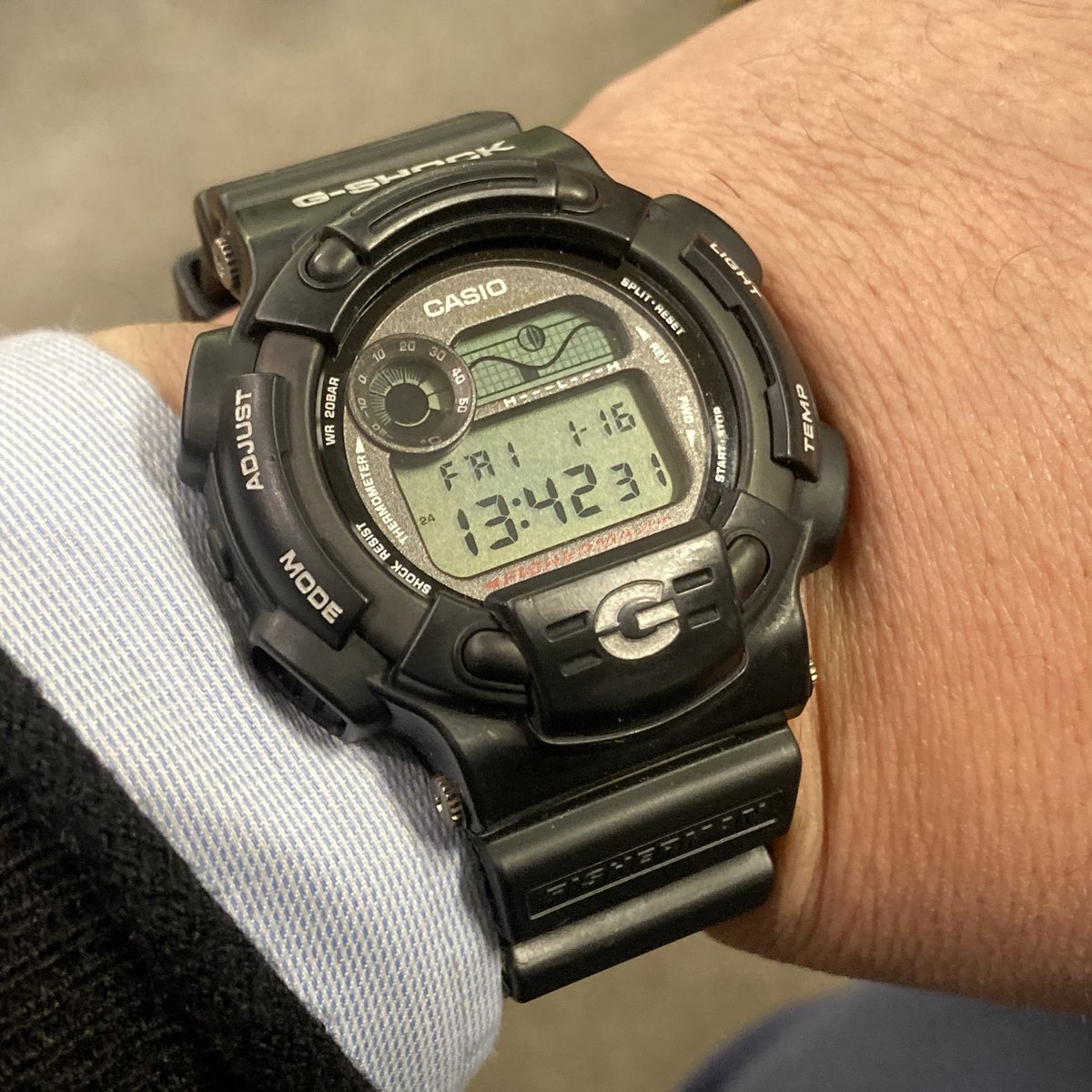 今日のお供はG-SHOCKのDW-8600ZJ-1Tでした。この個体は外装部品は