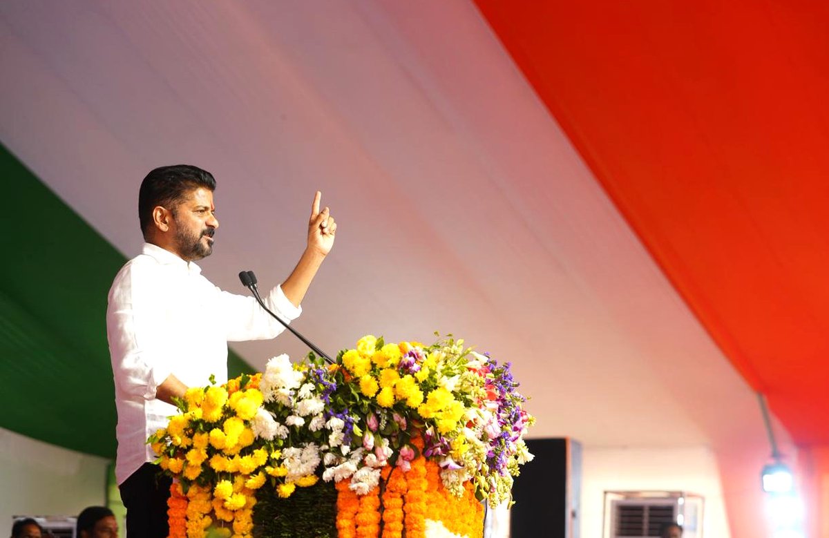 TelanganaCMO's tweet image. తెలంగాణలో అత్యంత వెనుకబడిన ఆదిలాబాద్ జిల్లా అభివృద్ధి కోసం ముఖ్యమంత్రి శ్రీ @revanth_anumula గారు సమగ్ర ప్రణాళికను ప్రకటించారు. బాసర ఐఐఐటీలో విశ్వవిద్యాలయం, నిర్మల్‌లో #ATC ఏర్పాటు, ఉమ్మడి ఆదిలాబాద్ జిల్లా తాగు, సాగునీటి కోసం తుమ్మిడిహెట్టి వద్ద చేవెళ్ల ప్రాణహిత ప్రాజెక్టు