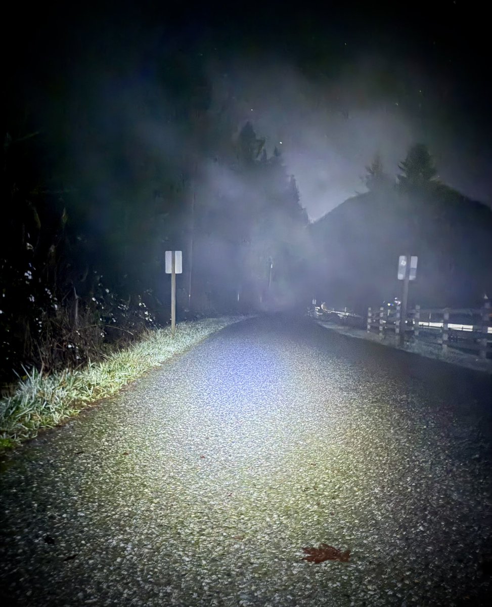 fitz_keith's tweet image. All roads go somewhere even at 0430😊🏃🌃

Amazing cold, clear morning. Stars are out, the sun is beginning to warm the horizon.

Just me and the coyotes 

Hope you’re off to a great start too💯