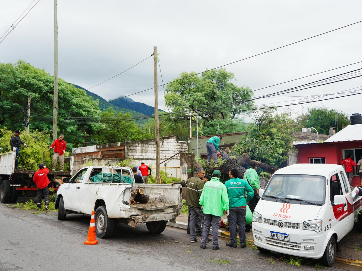 ASISTIMOS Y TRABAJAMOS
Luego de las intensas LLUVIAS 
Estamos PRESENTE, recuperando NUESTROS ESPACIOS