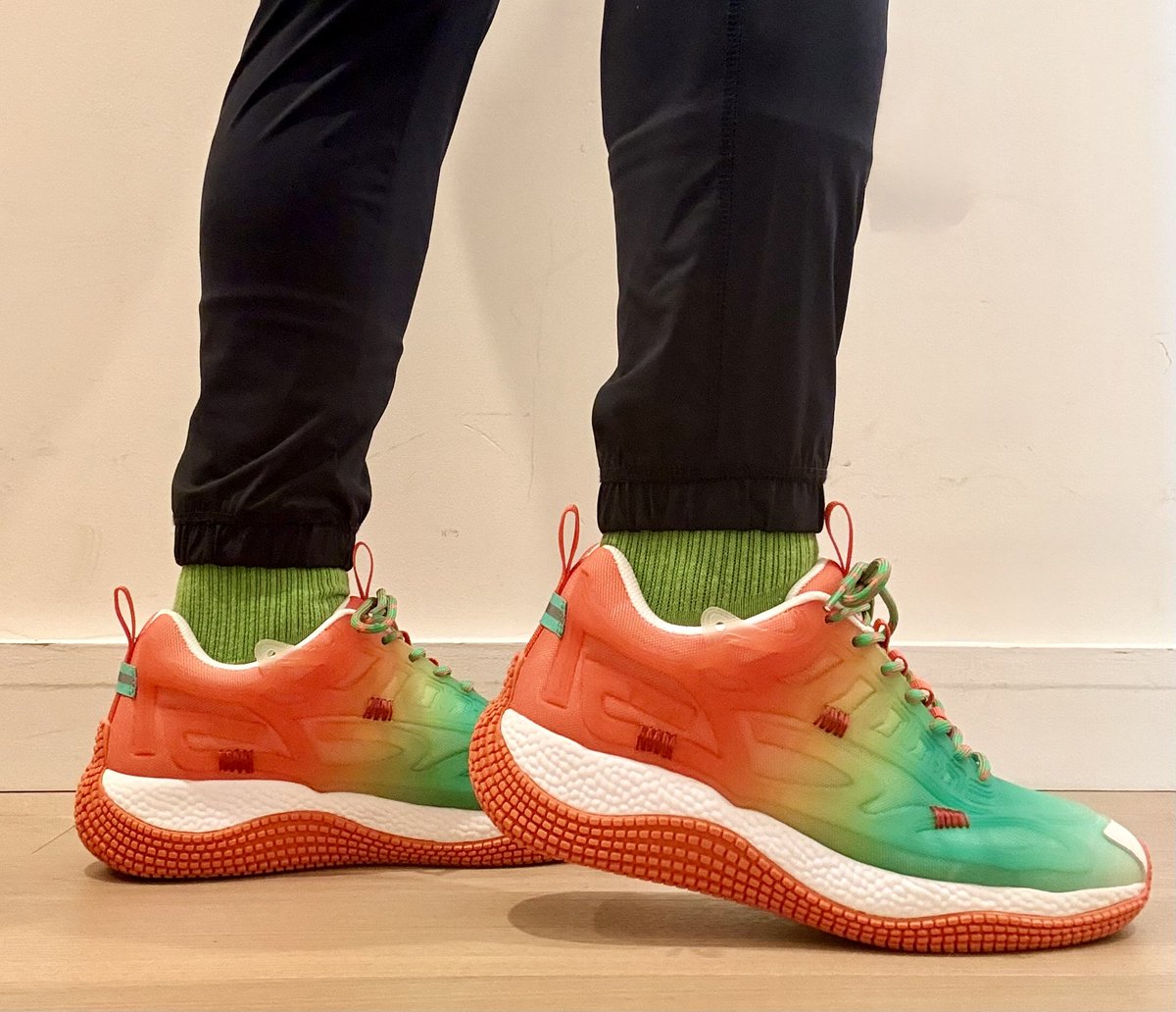 jduq24's tweet image. CONGRATS again to @JohnGeiger_ @JohnGeigerCo on #BACK2BACK 🏆🏆@nicekicks #SOTY 
#KOTD 004 Miami Faded #FIREFRIDAYS @jayguidos 💚🧡🔥🔥🔥😎🤙🏼