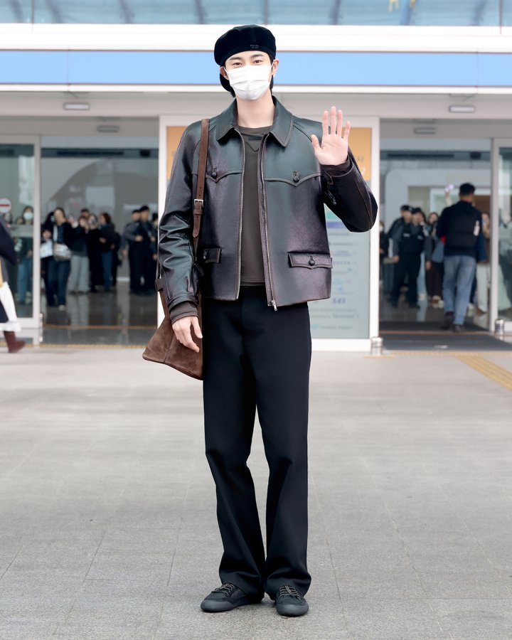 It's officially our favorite time of the year!

Brand Ambassador Byeon Wooseok is off to Milan for the Menswear FW26 Fashion Show wearing <a href="/Prada/">PRADA</a>