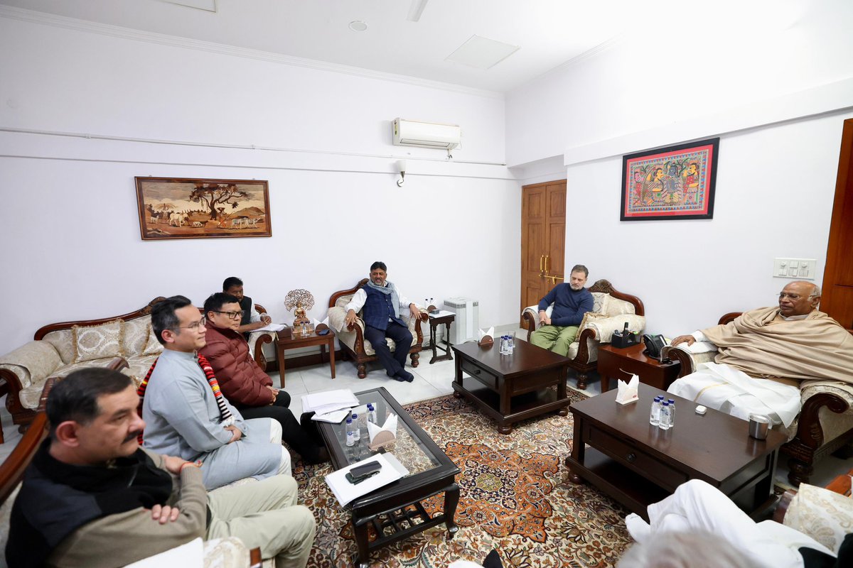 The people of Assam are looking towards change. The Congress party is ready to deliver inclusive, welfare-oriented development in Assam, one that meets the aspirations of every section of society.

We held an important preparatory meeting regarding the forthcoming Assam Assembly