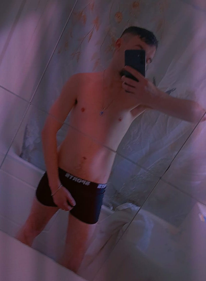 JoshuaChal86229's tweet photo. Finally the gym pays off https://t.co/AzGfpgYRea