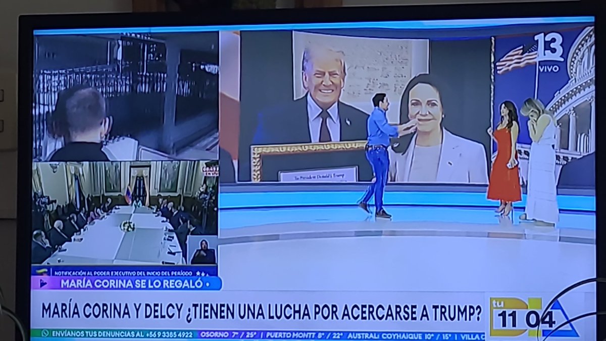 Japiro4ever's tweet photo. Que pesado este tipo del Pino @tudia_13, @canal13 feo lo que le hizo a @michelleadamv  la hizo ver como que no es capaz de realizar preguntas, pensando que el productor le había hecho la pregunta difícil. Se notó que ella se sintió. Mal ahí, no me agrada este tipo. https://t.co/YBeE7YzN4D