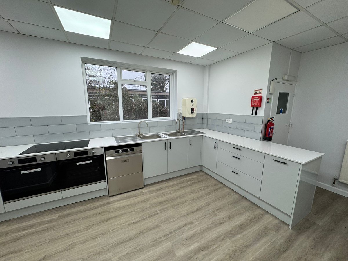 TProperties_'s tweet photo. Renewed with purpose, ready to serve.
2025 finished with this kitchen refurbishment at St Nicolas Church in Cranleigh.
@HowdensJoinery units, flooring and worktop were fitted by Artem and Jason, with electrics by Chris. https://t.co/3S0iMhcgzE