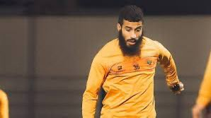 a5medv's tweet photo. اللاعب المغربي الخلوق ياسين البحيري لاعب نهضة بركان عبر حسابه على إنستجرام كتب :

يوجد في الشعبين المسلمين: المغربي والجزائري عقلاء، يخمدون الفتنة ويطفئون نارها ويدعون للأخوة الايمانية والمودة... ويوجد فيهما سفهاء، يوقدون نار الفتنة ويؤججونها ويدعون للعصبية والحمية الجاهلية.

فلا تعمّم هذا الحال الثاني على الجميع.
ولا تنسق وراء هذا القسم الثاني فتكونَ منه.

قال ربّنا: ((انما المومنون إخوة فأصلحوا بين أخويكم)).

وقال سبحانه: ((واعتصموا بحبل الله جميعاً ولا تفرقوا واذكروا نعمة الله عليكم إذ كنتم أعداء فألّف بين قلوبكم فأصبحتم بنعمته اخوانا)).