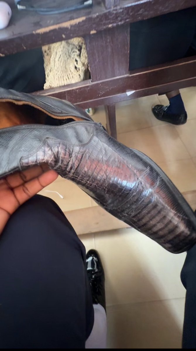 FOR SALE

This Primordial Oxfords came to life under the heat of burning gold, where leather is allowed to age violently and creases are a sign of dominance, not wear.
Every line on it is intentional. Every scar is memory.

This isn’t a shoe you buy to look good.
It’s one you