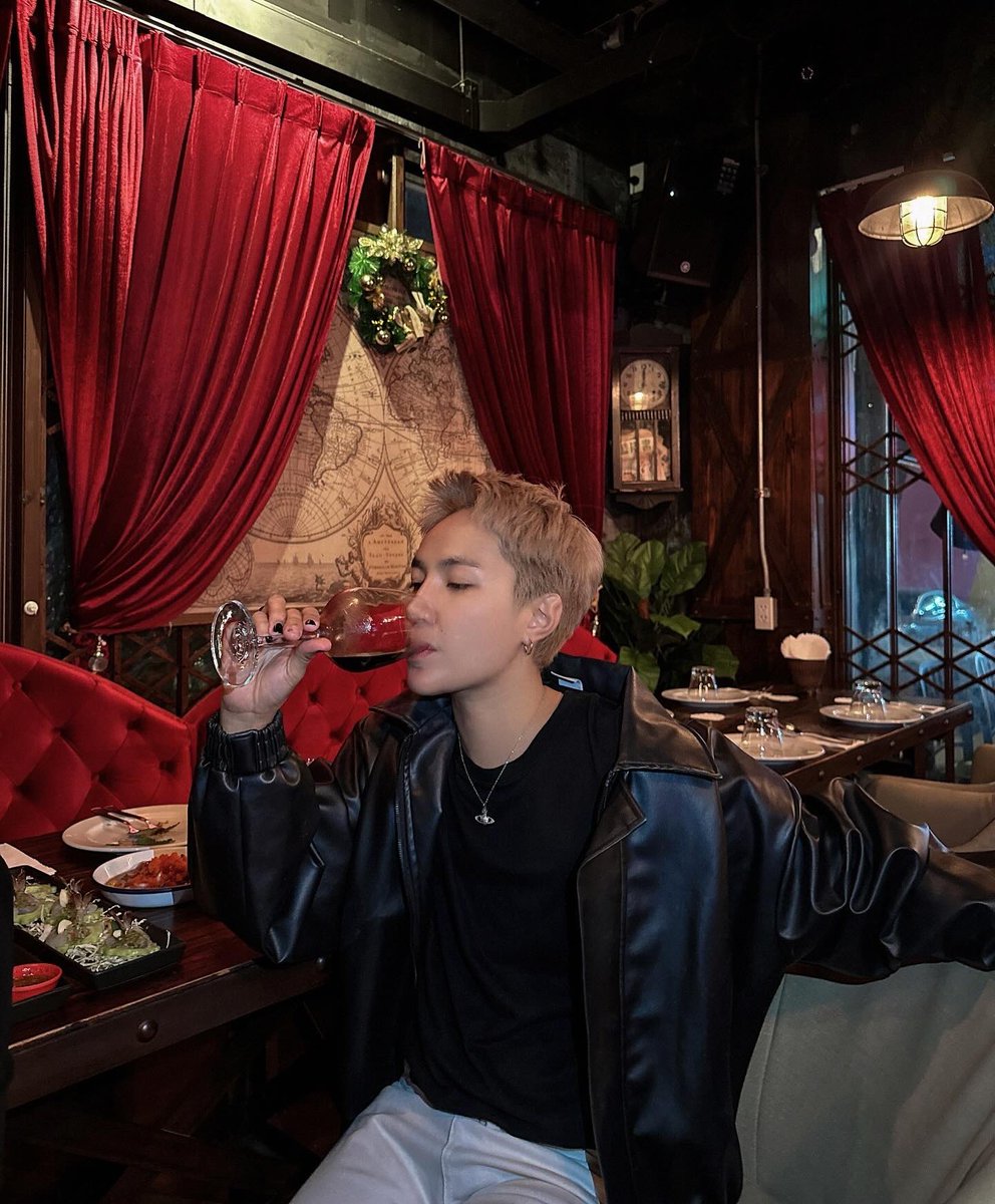 NTN_MIW's tweet image. ถ้ามีรักแล้วต้องเสียใจ งั้นขออยู่แบบเสียแค่ตัวก็ได้วะ.😎😌👋🏻