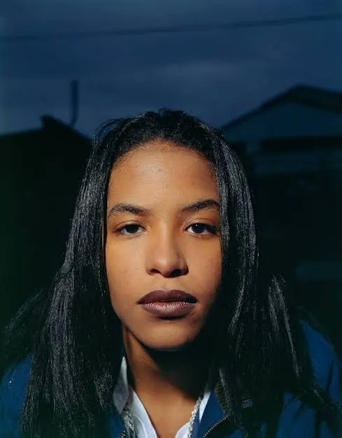 Marypinkcrazy's tweet photo. Feliz cumpleaños a mi baby girl, la extraño tanto y cada día de mi vida la extrañaré, Aaliyah 4ever https://t.co/Q0QtZgKcxZ