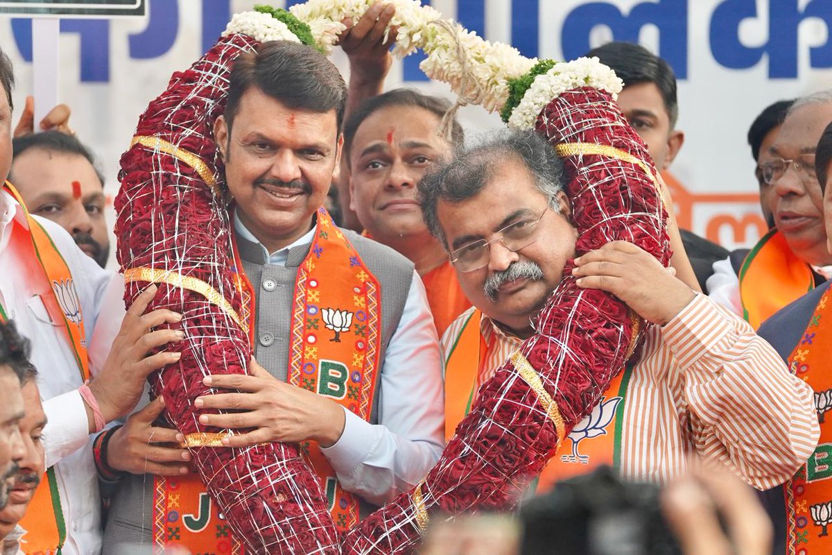 iSmilingFace's tweet image. भाजपा की जीत राष्ट्र की प्रगति की जीत है! 💪💪💪
#DevendraRavindraDuoWins #DevaBhauRaviDadaWin4BJP