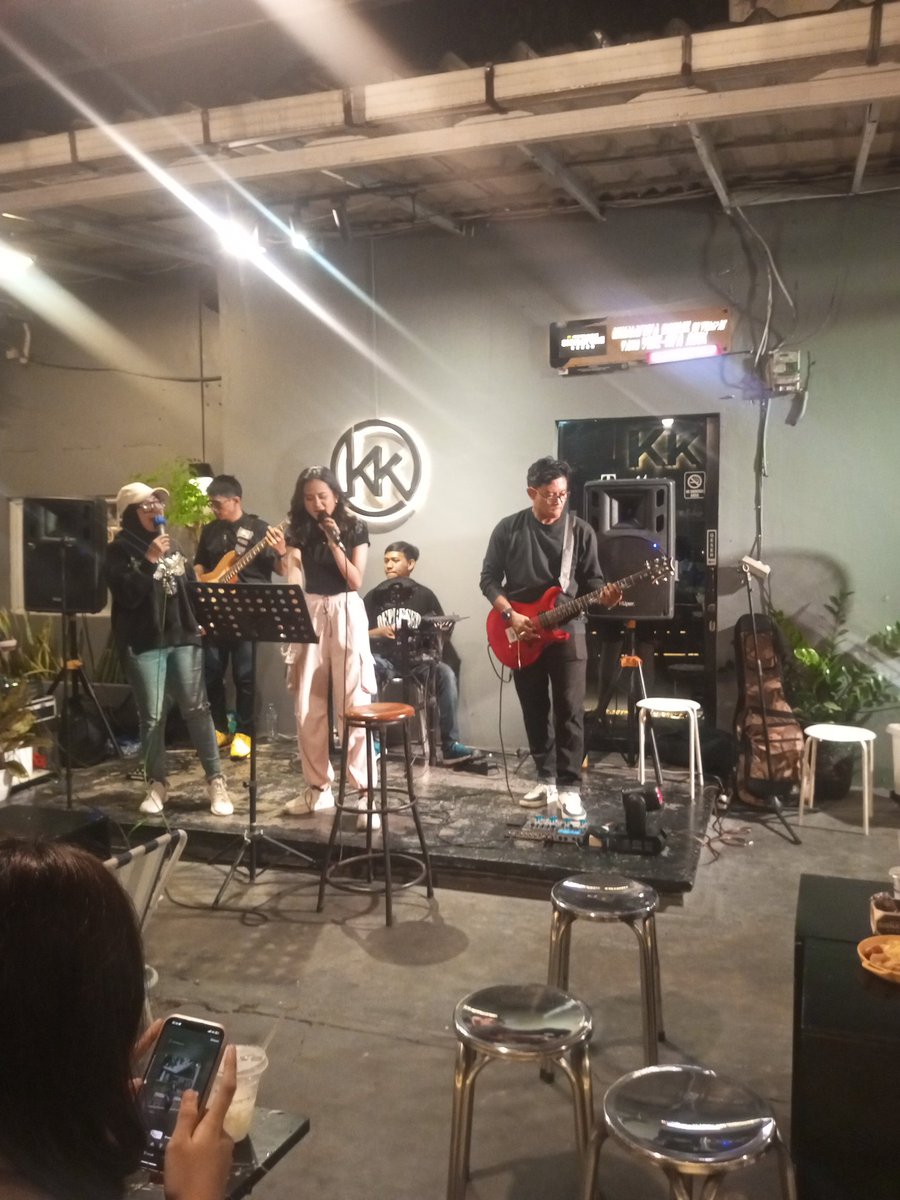 3kuple's tweet image. Nyantai heula.