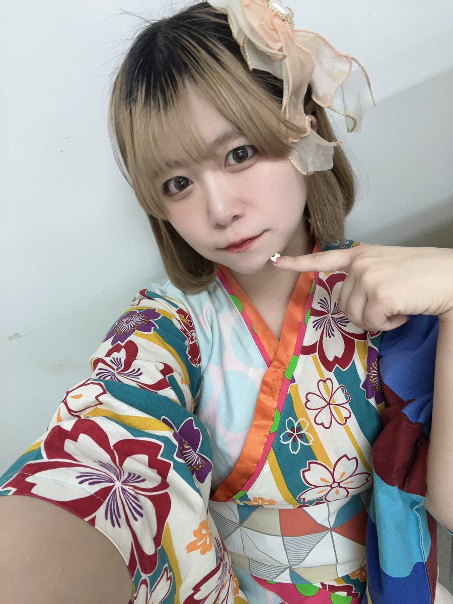 明日はこちらー！！！！ 無料ライブです会いに来てね♩🍊