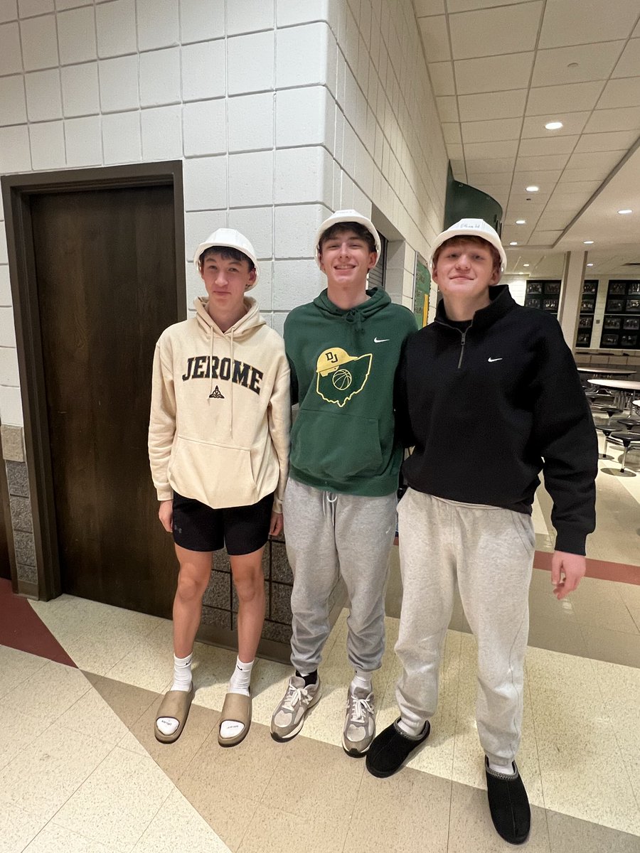 jeromebball's tweet image. Our #RST hard hat #EveryDayGuys winners of the week! 

FR- Nolan Kuhn
JV-Connor Cape
V-Remy “big shot” Althouse 

Congrats fellas!! Well deserved!