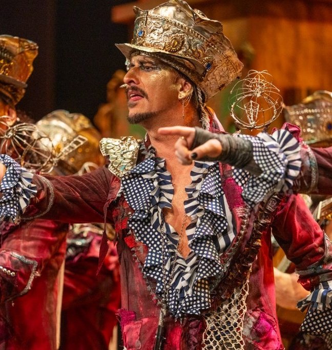 Si el Falla hiciera la moda esta de subir fotos de hace 10 años, sería algo como:

2016 / 2026. De chatarra a chatarrero.