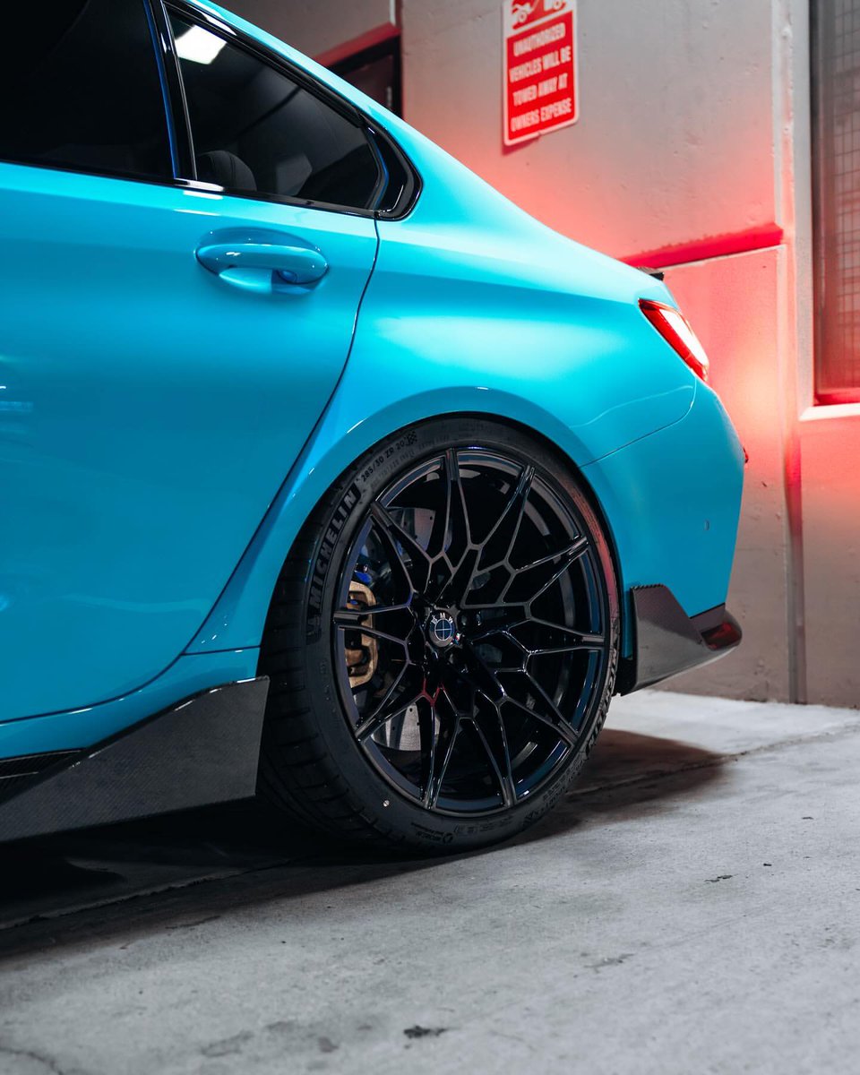 autochat360's tweet photo. BMW M4 CS in the custom Riviera Blue💙 https://t.co/blXKYWTykb
