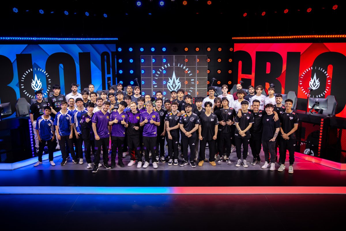 CBLOL's tweet image. O #CBLOL VOLTA HOJE 
O #CBLOL VOLTA HOJE
O #CBLOL VOLTA HOJE 
O #CBLOL VOLTA HOJE
O #CBLOL VOLTA HOJE
O #CBLOL VOLTA HOJE
O #CBLOL VOLTA HOJE
O #CBLOL VOLTA HOJE
O #CBLOL VOLTA HOJE
O #CBLOL VOLTA HOJE
O #CBLOL VOLTA HOJE
O #CBLOL VOLTA HOJE
O #CBLOL VOLTA HOJE