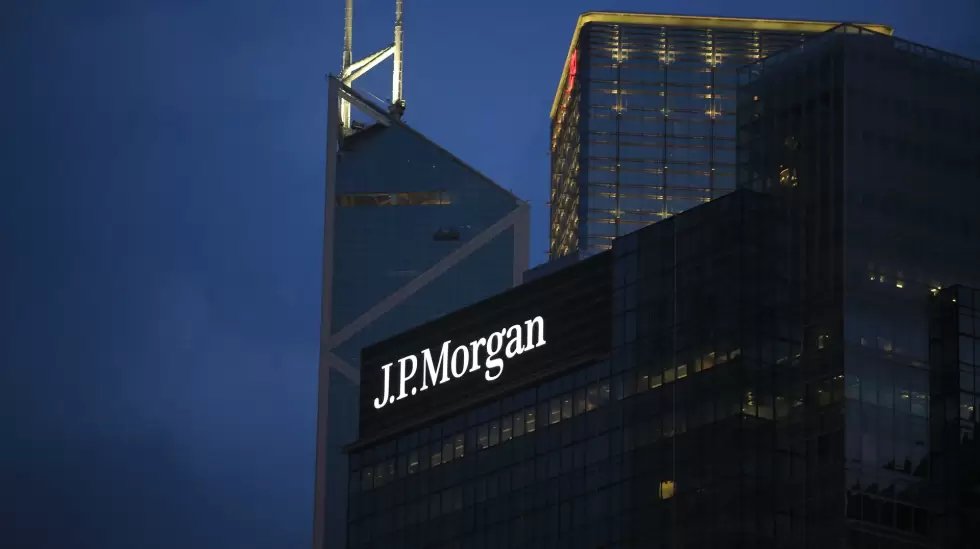 🔝🇵🇾J.P. Morgan coloca a Paraguay entre las economías más estables de América Latina
📍Por primera vez, el país se ubica por debajo de los 100 puntos frente a los bonos del Tesoro de Estados Unidos en el índice EMBI
📍Un nivel de riesgo comparable al de las economías más