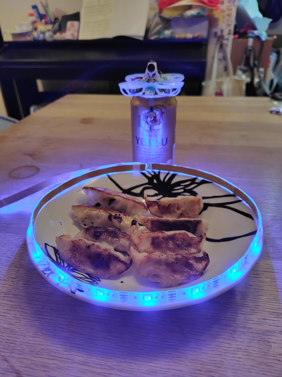 酔ってないけど、餃子も全周LEDにしたった🥹