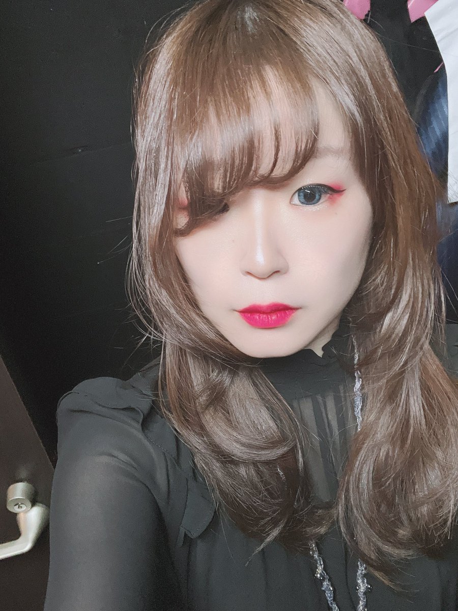 kurofumi01's tweet photo. 渋谷クラブロッソ
「Wonderful Color」
来てくださった方々、見てくださった方々ありがとうございましたあ!!
新年一発目にオリジナル曲歌えてとても楽しかったです✨
打ち上げで皆さんとお話出来たのも楽しかったあ😊
次回は3/5(木)です!!
宜しくお願いします✨
#WonderfulColor https://t.co/7LITXzTdXw