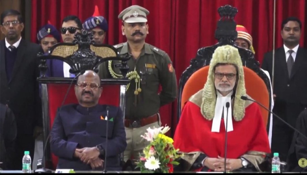 JaipurDialogues's tweet photo. We are no more a British Colony! 

Why do Judges Dress like this?! 

Modi Ji advocates we should shun Colonial Mindset but Judiciary is way behind in this Narrative https://t.co/LAV780U9oV