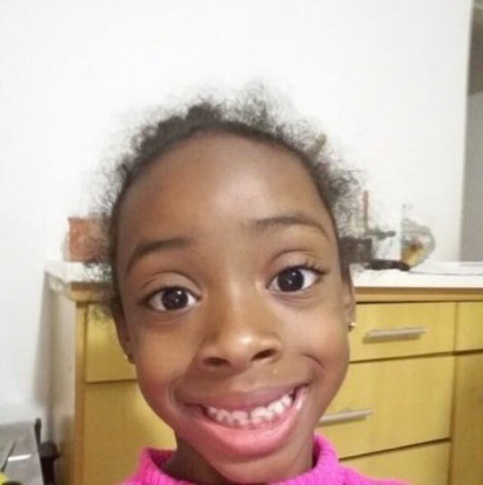 - n esquece de trazer hein 
- confia em mim, vou levar sim 
...
- trouxe?