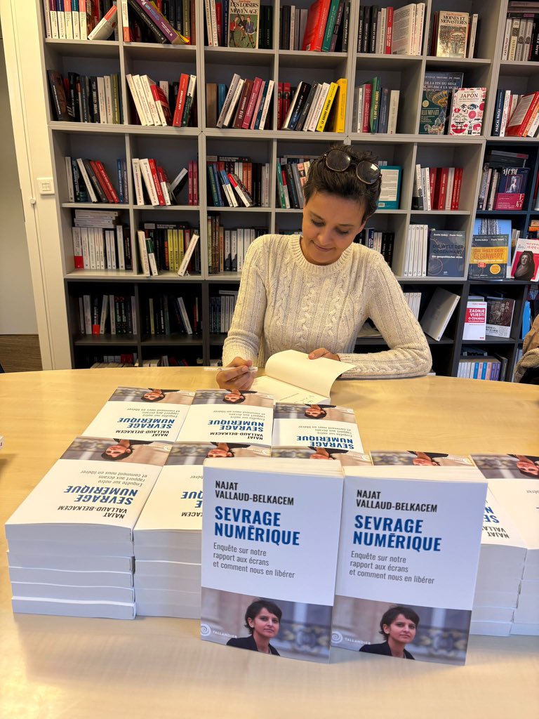 najatvb's tweet image. Addiction aux écrans? Voilà de quoi reprendre le contrôle

À retrouver dans toutes vos librairies le 29 janvier !