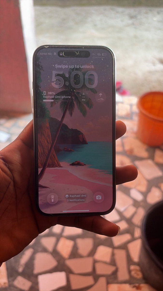 iPhone 16, 128 gb, Bh 100% going for just 1m, make Una come buy this phone abeg, price can be discussed 
No physical damage or anything 
Na because say I buy iPhone 17