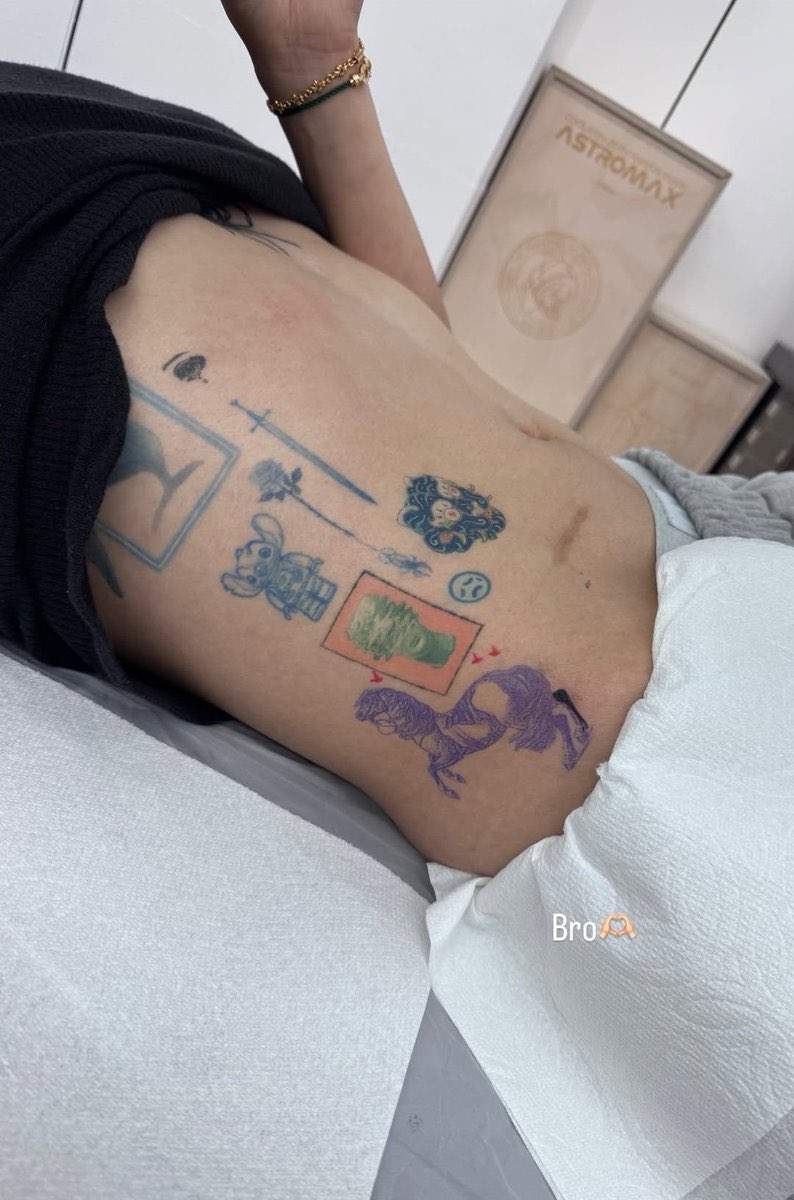 tyonggotme's tweet image. แทยงไปสักข้างในเพิ่มมม ลบข้างนอกแต่ข้างในเพิ่มมาฉ่ามม สักม้าปีม้ามาก ตรงกลางก็มีอะไรอีก โอ้ยจะได้เห็นในคอนปะๆๆ