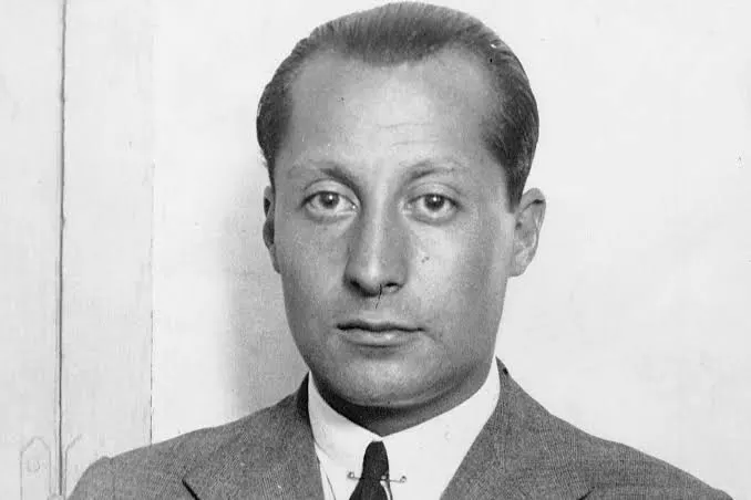 Niccolo Soldo (Fisted By Foucault) tweet media