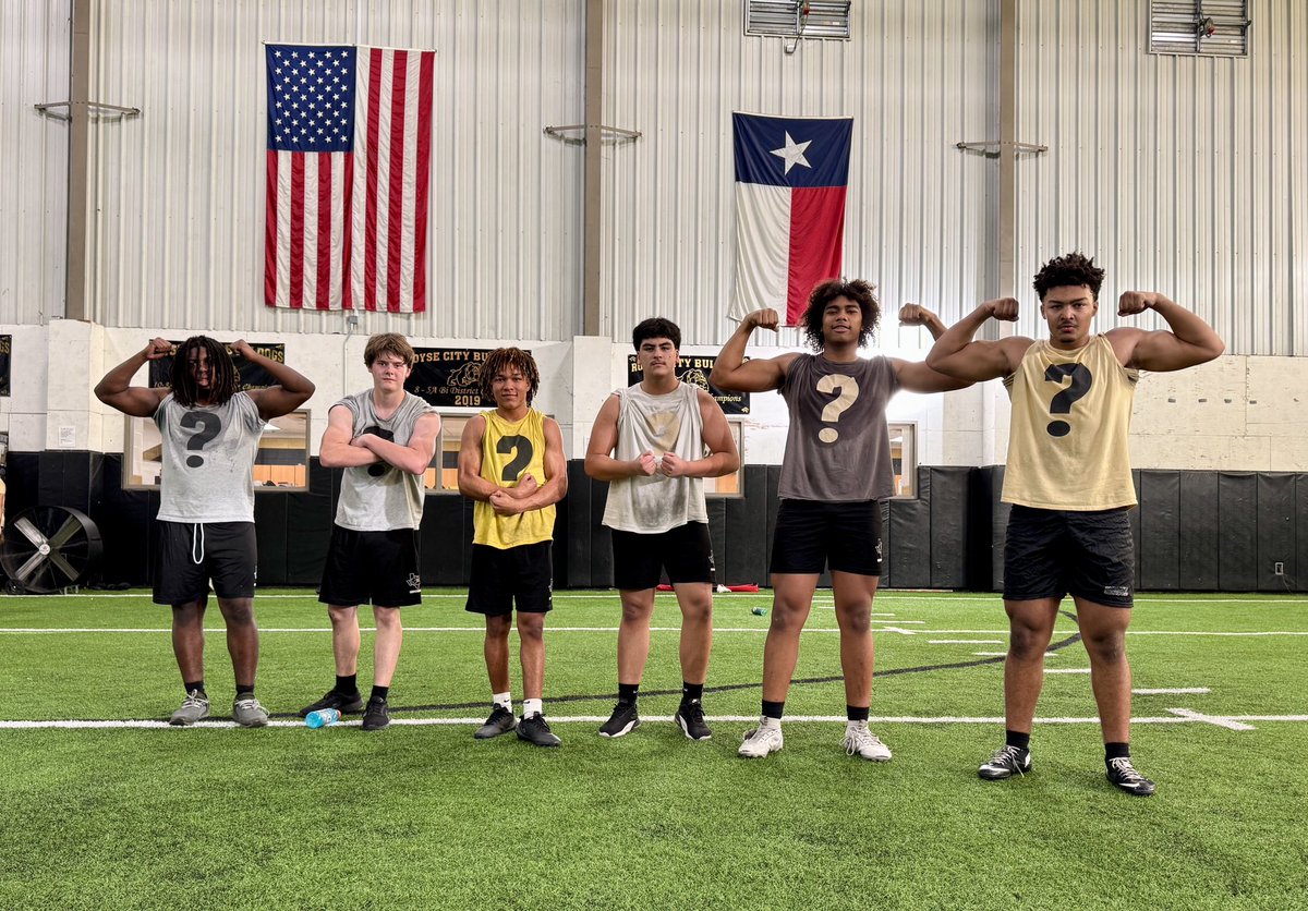 Congrats to the DAWGS  of the week 🔥🔥💪💪. <a href="/RC_Bulldogs/">Royse City Football</a>