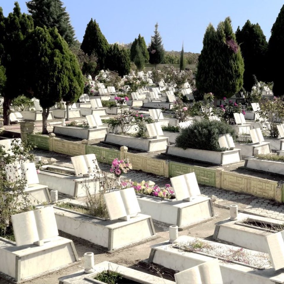 Manisa’da tek kişilik mezar yerleri ücretsiz olacak.