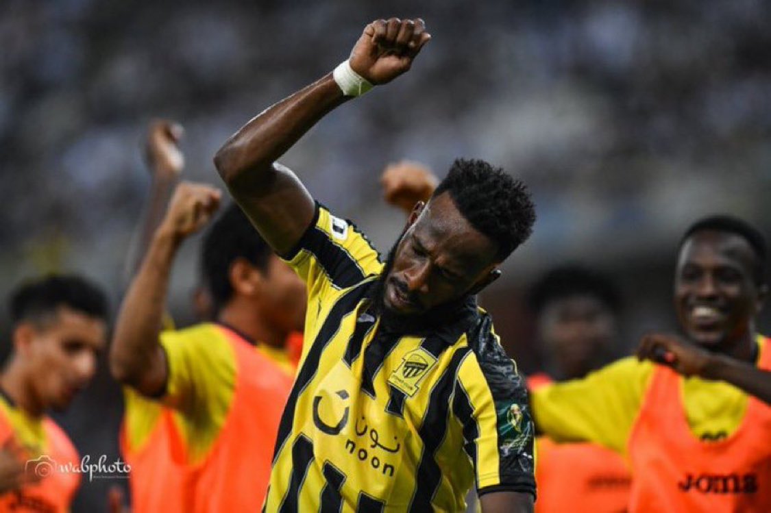 ربي الطف بعبدك الضعيف فهد المولد واكتب له الشفاء العاجل 🤲🏽 

#ساعه_استجابة