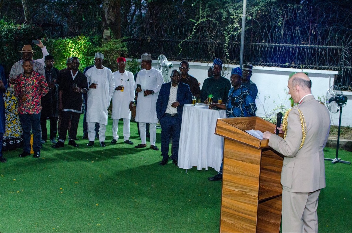 UKDefence_WA's tweet photo. 2/2
MDWSC participants were hosted at a reception at the British High Commission residence in Abuja. 
@DHQNigeria
#GoFarGoTogether https://t.co/r1TGo5faTc