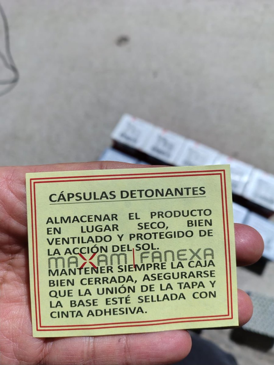 🚨Golpe al ingreso ilegal de mercancías.
En un operativo conjunto entre Sunat y la <a href="/PoliciaPeru/">Policía Nacional del Perú</a>, se incautaron📱, prendas de vestir y cajetillas de fulminantes, entre otros insumos, que no contaban con documentación que sustente su ingreso legal ni libre tránsito por el país 📦.