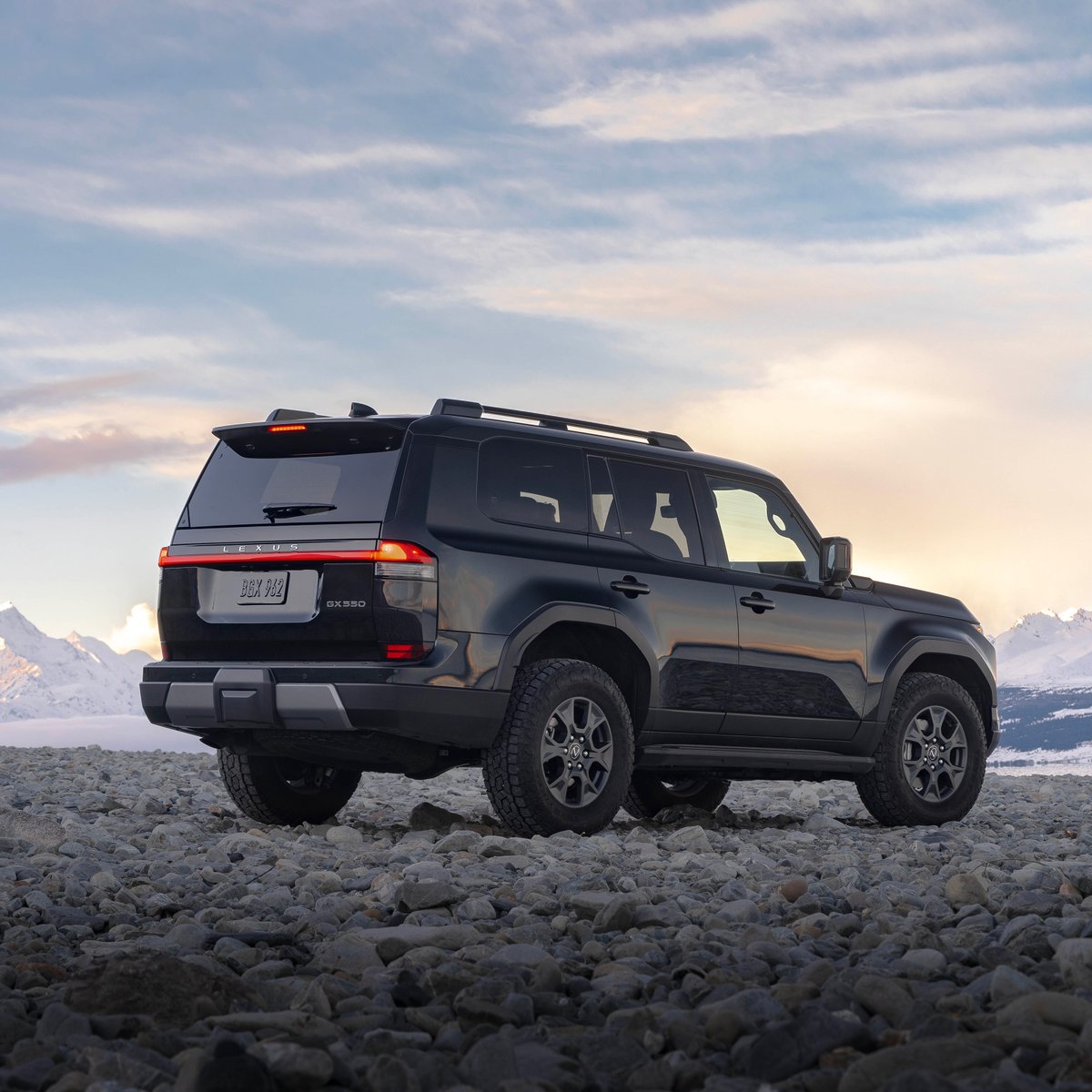 Lexusrp's tweet image. Potencia, elegancia y control en cada terreno.
¿Dónde te llevaría el GX en tu próxima aventura?
#SiénteteLexus
