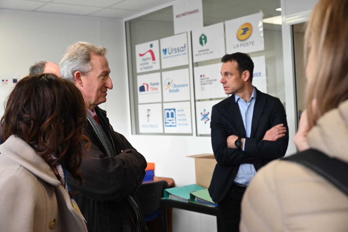 Image de Préfet des Yvelines - #PolitiqueDeLaVille  | Aujourd’hui à Guyancourt, Marc Tschiggfrey, préfet délégué pour l’égalité des