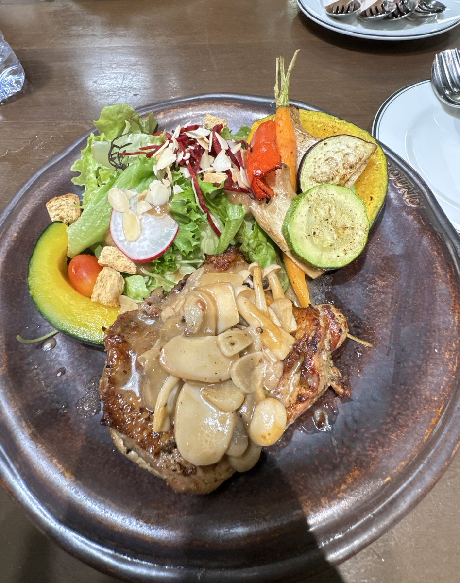 ppbambiiuu's tweet photo. 🥗🥦💚 https://t.co/5GAltrfiP9