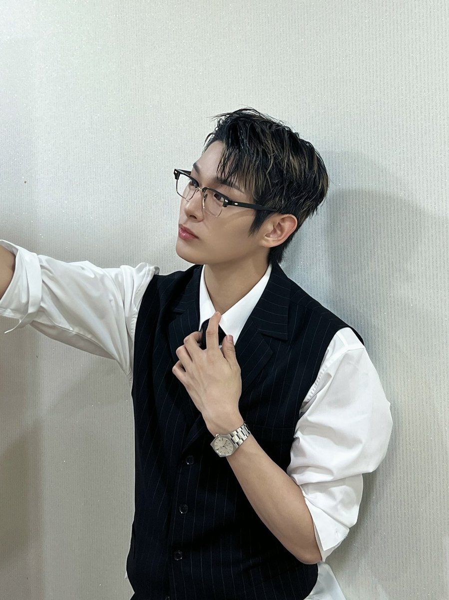 ahofpopbase's tweet image. Happy 26th birthday to the incredibly handsome, talented, and reliable leader STEVEN of AHOF!