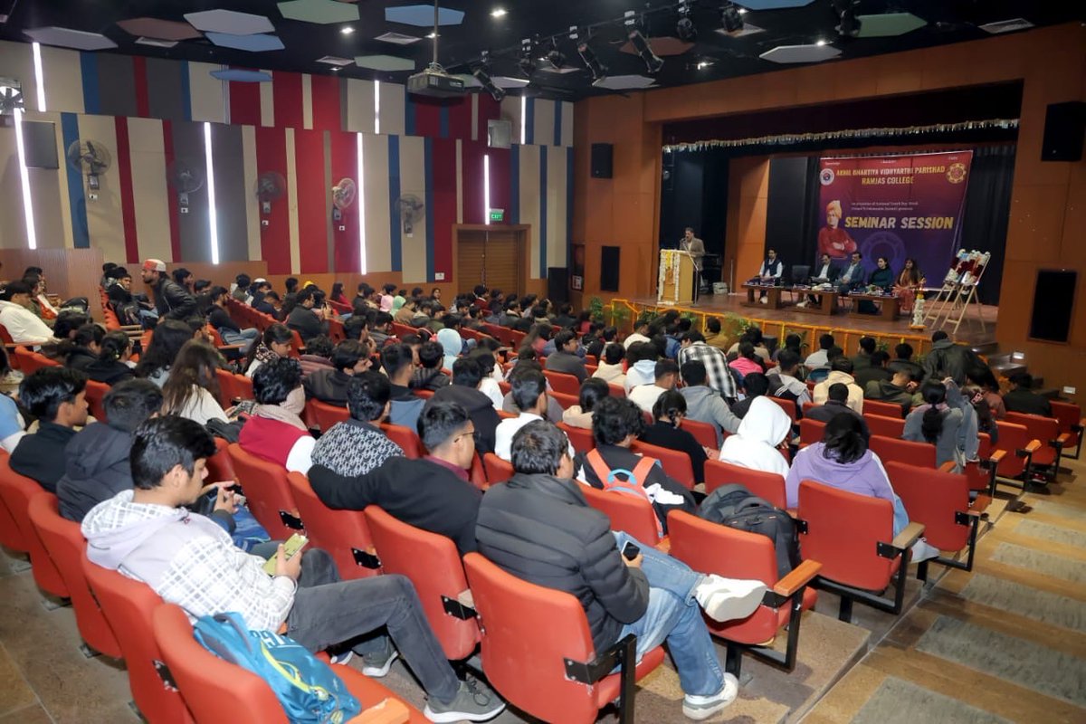 ABVPDelhi's tweet photo. अखिल भारतीय विद्यार्थी परिषद, दिल्ली प्रांत के उत्तरी विभाग अंतर्गत रामजस कॉलेज इकाई द्वारा युवा पखवाड़ा के तहत एक संगोष्ठी का आयोजन किया गया। इस अवसर पर एनईएचयू केंद्रीय विश्वविद्यालय, शिलांग के कुलपति प्रो. प्रभा शंकर शुक्ला जी, अखिल भारतीय विद्यार्थी परिषद के राष्ट्रीय अध्यक्ष प्रो. रघुराज किशोर तिवारी जी, सांस्कृतिक प्रवक्ता कु. मीनाक्षी सहरावत जी तथा महाविद्यालय के प्राचार्य प्रो. अजय अरोड़ा जी की गरिमामयी उपस्थिति रही।