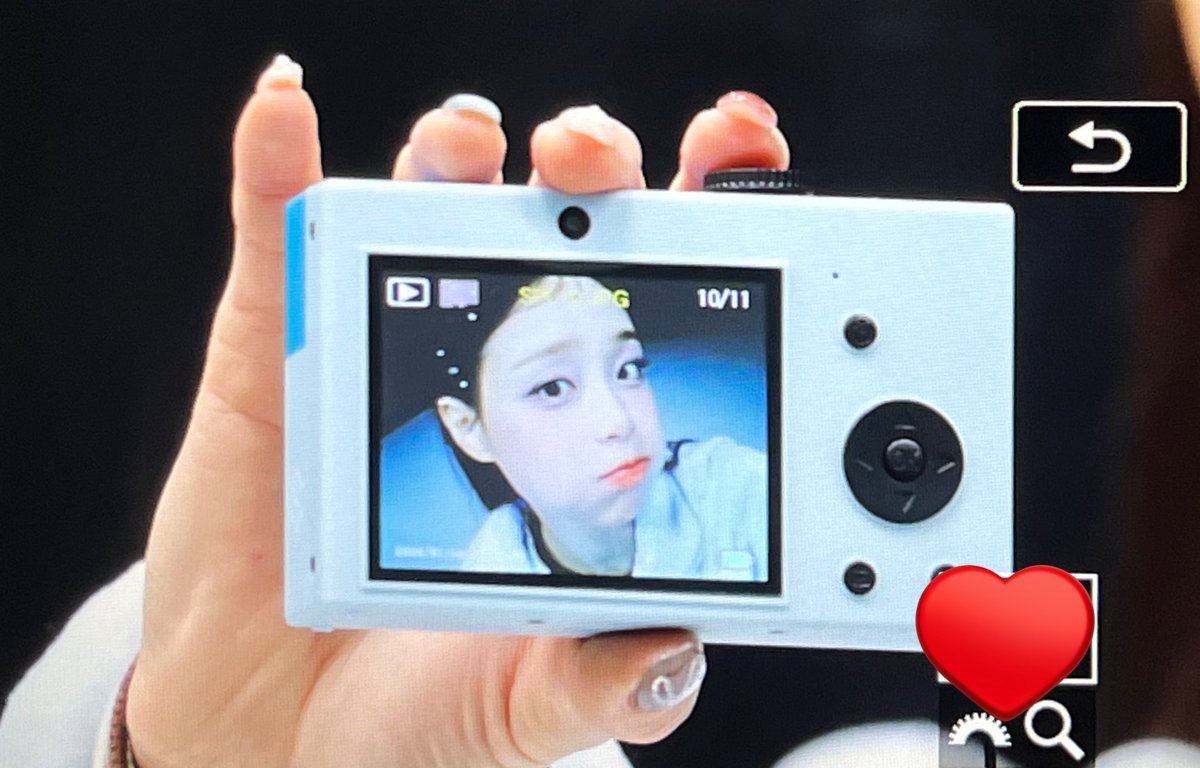 Chuu1O2O's tweet image. 260116 위드뮤 팬싸 pre

아기강쥐 복복복 🐶🫳🏻🫳🏻🫳🏻

#츄 #chuu #김지우 #엑소마이사이버러브 #XOMyCyberlove