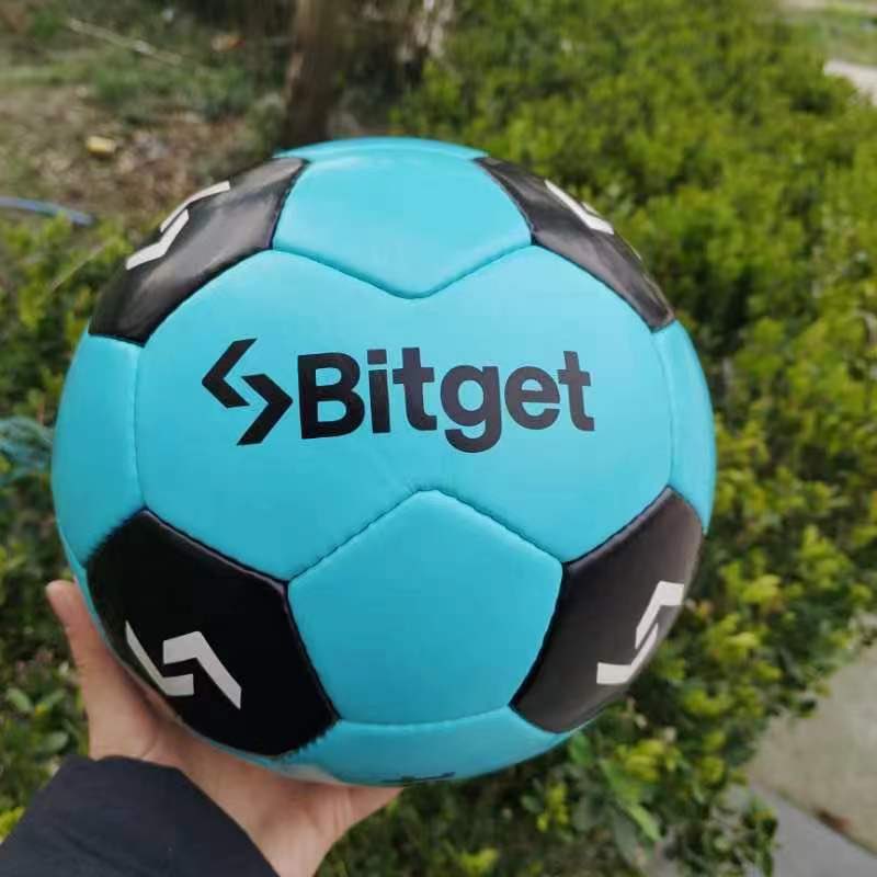 大家好，我是Bitget华语区VIP经理Sabrina（UU）👋

虽然这已不是我的第一次介绍自己，也并非初次为大家准备惊喜，但“见面礼”的心意永不嫌多！🩵

老规矩，新朋友老朋友都是好朋友！一份宠粉福利，代表我的心意，也请大家多多支持我们Bitget的VIP业务呀！

抽奖方式：
1. 转发本推并@ 两位好友
2.