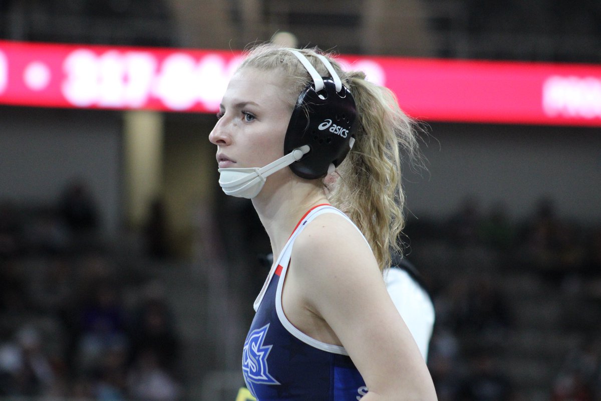 HSEAthletics's tweet image. ℹ️ 𝑅𝑜𝓎𝒶𝓁𝓈 𝑅𝑒𝓈𝓊𝓁𝓉𝓈

🤼‍♀️ Girls Wrestling  | 📍State Fairgrounds

#16 Lindsey Lannen was defeated by #10 Sienna Holscher. 

We are extremely proud of Lindsey as she is now in the history books for being the first girls wrestling state finalist in school history!