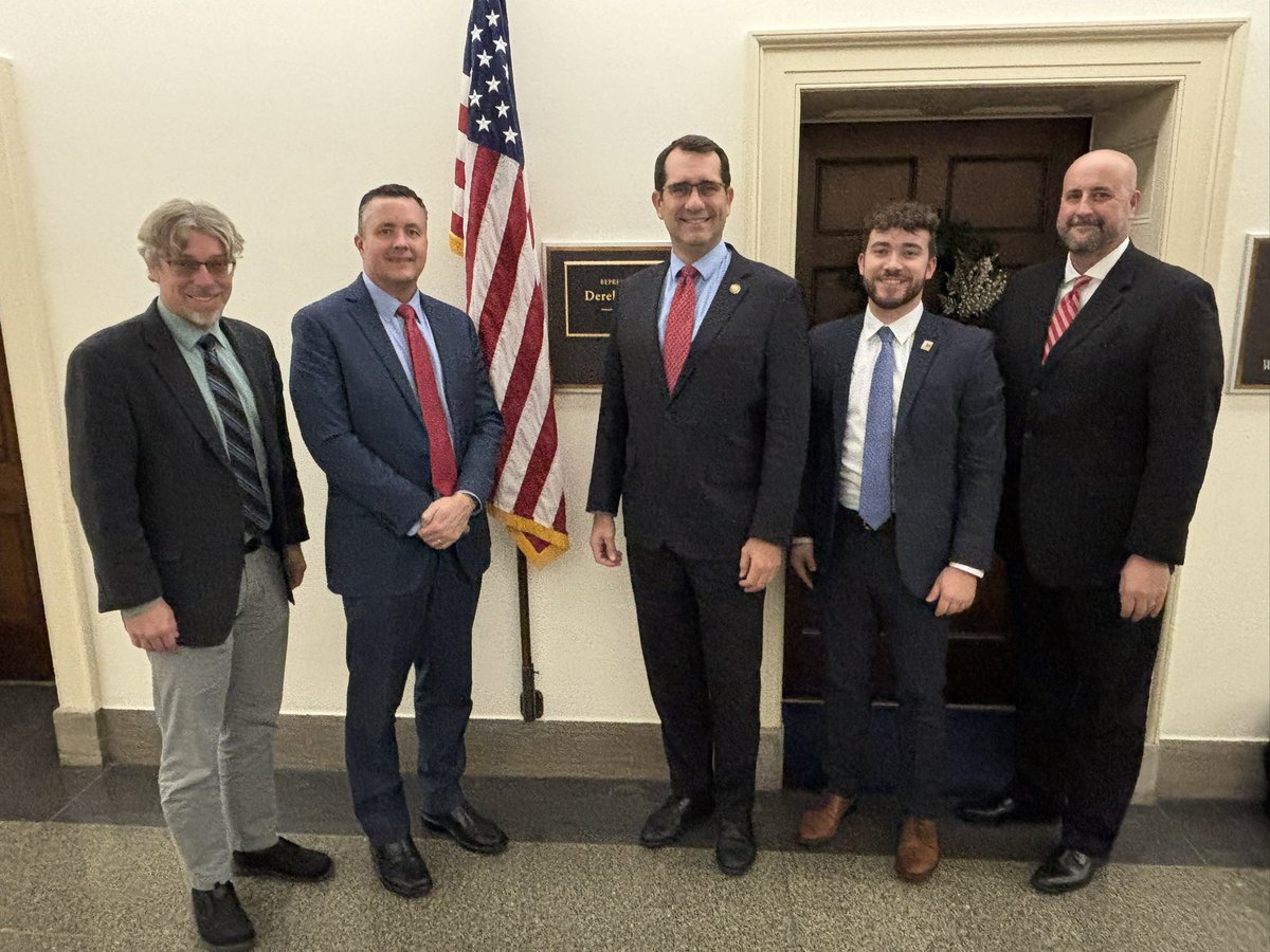 RepDerekSchmidt's tweet image. It’s always good to see @kansashospitals to discuss ways to support rural communities across our state and #KS2. Thank you all for the visit.