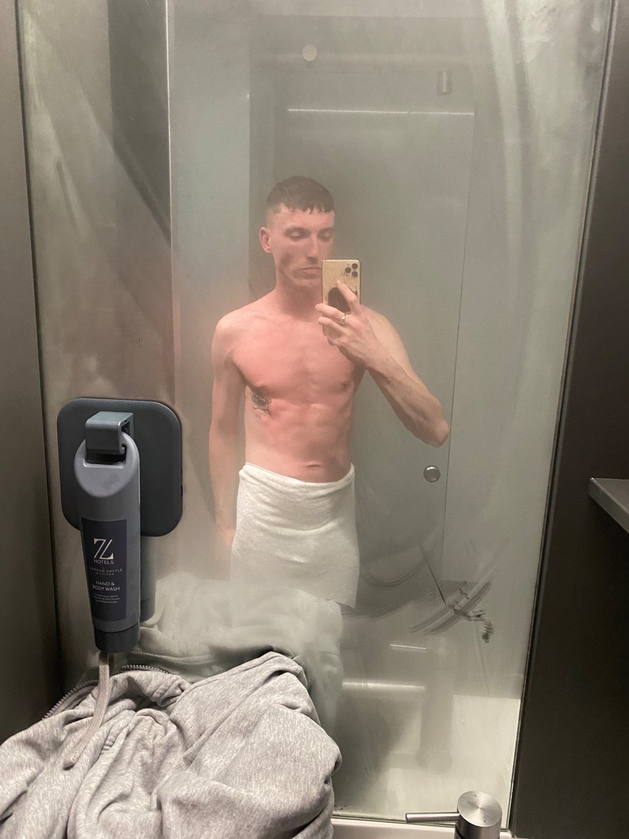 Alexstrummer69's tweet image. Just had a nice steamy shower too bad there was no one to join me😈