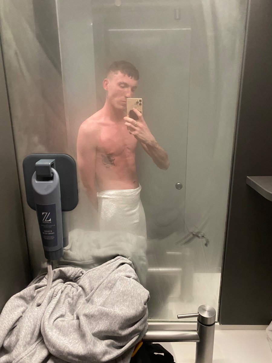 Alexstrummer69's tweet image. Just had a nice steamy shower too bad there was no one to join me😈