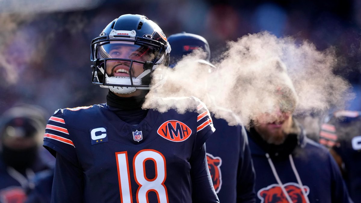 jack_bfr's tweet image. In honor of Bear Weather this weekend, I’m giving away another Caleb Williams jersey.

To enter, like this post and follow me. Retweet for extra entry.

Winner announced Sunday morning!🐻⬇️