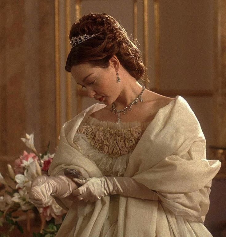 shiftniniz's tweet image. ─ 👑: BRIDGERTON DR. 

relaxa, eu consigo                   eu sei que          
   fazer sozinha.                    consegue, mas 
                                                deixa eu te ajudar

x.com/shiftniniz/sta…