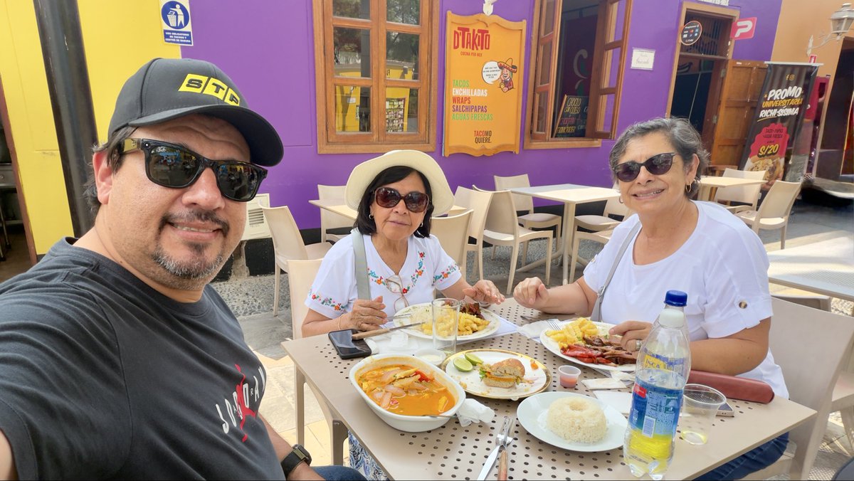 Paseito con la primita y ma al Parque de la Amistad!